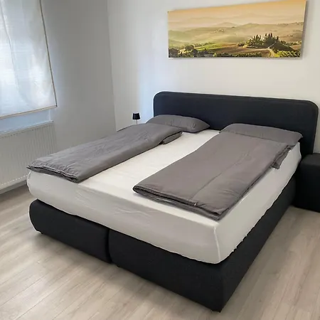 Nes 1 - Naehe Freiheitshalle Hof Apartment *