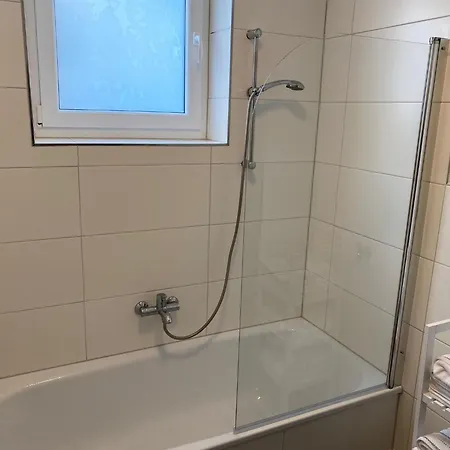 Nes 1 - Naehe Freiheitshalle Hof
